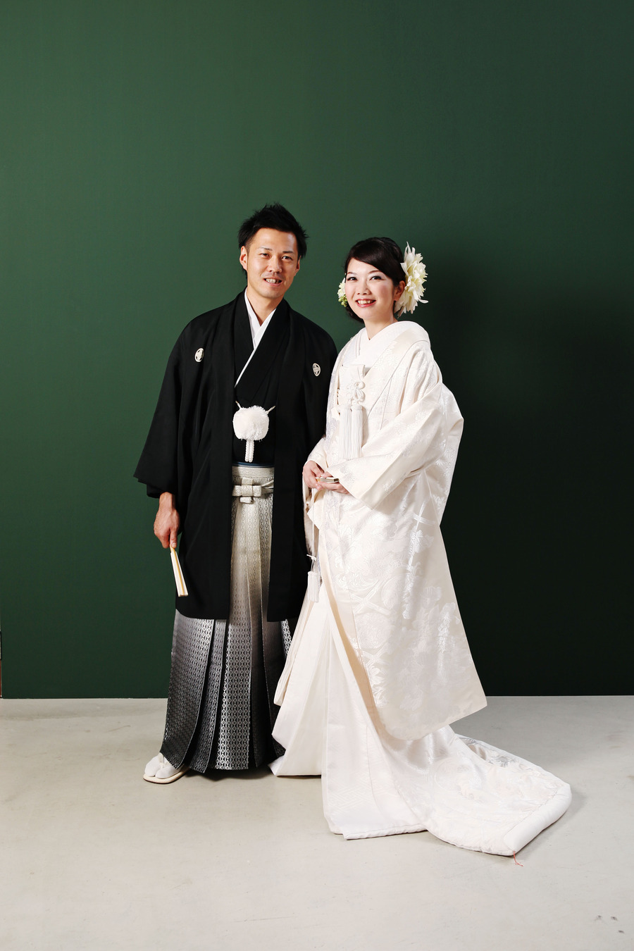 京都で和装を着て結婚写真はいかがですか 色打掛 白無垢