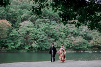 京都ブライダルフォトワークスの前撮りフォトウェディングで人気の京都嵐山エリア